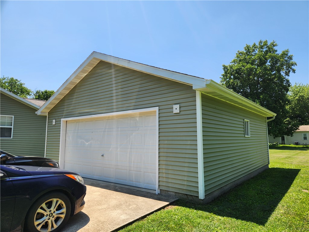 203 Wall Street Findlay, IL 62534 - Photo 26 of 29