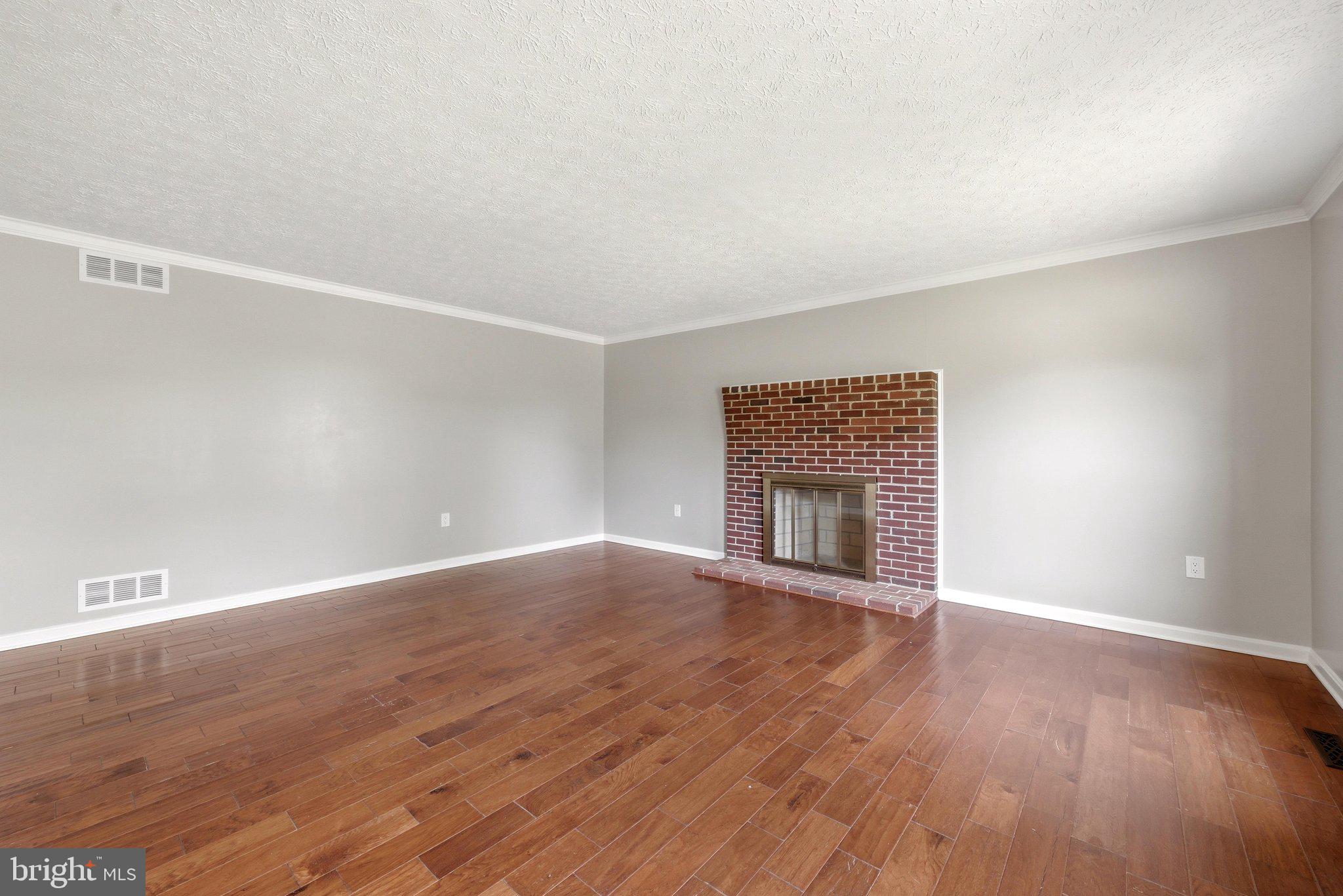 2794 Bishop Meade Road Boyce, VA 22620 - Photo 17 of 79 Living Room