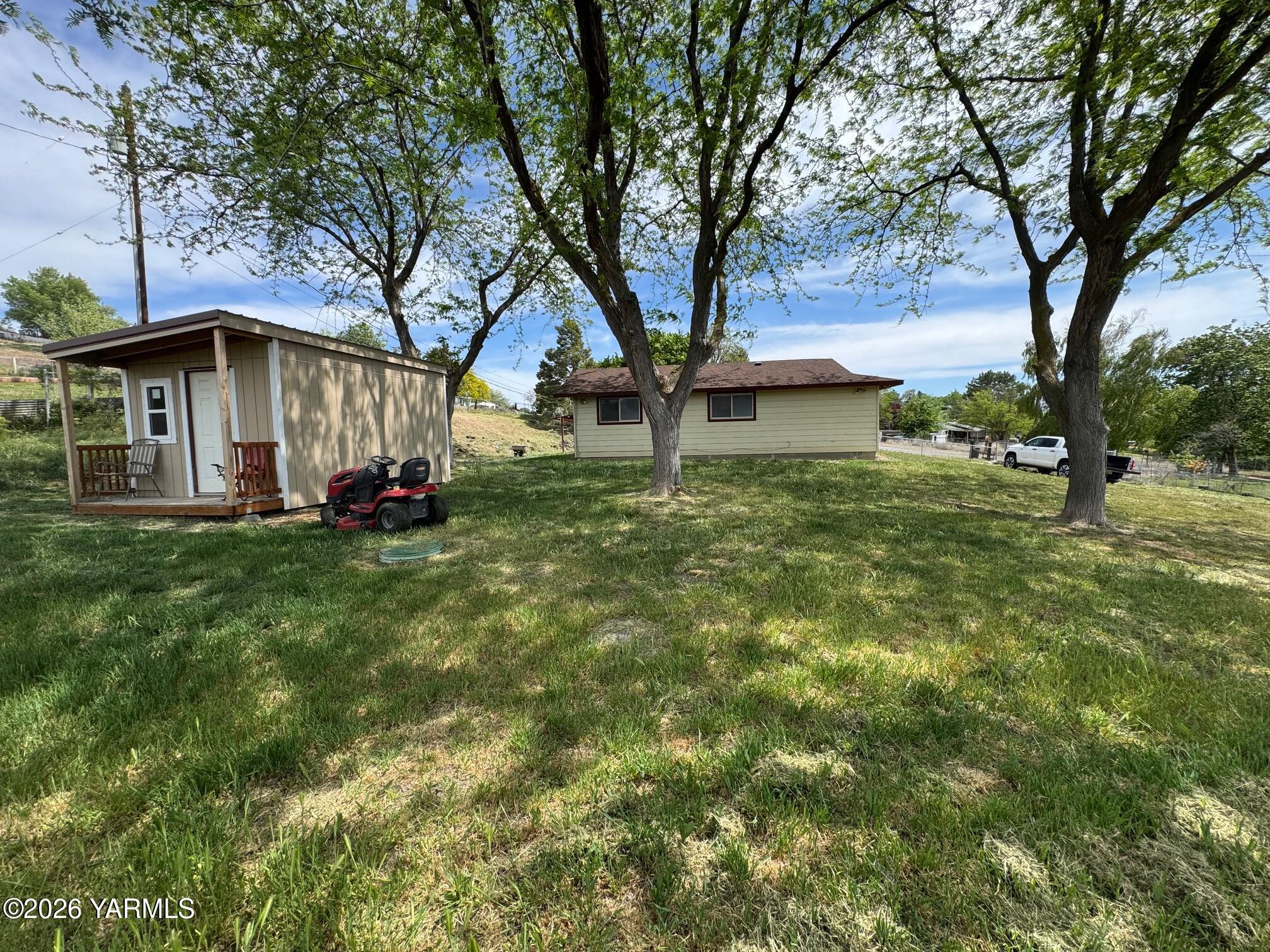 342 Sole Road Selah, WA 98942 - Photo 2 of 25 IMG_0845