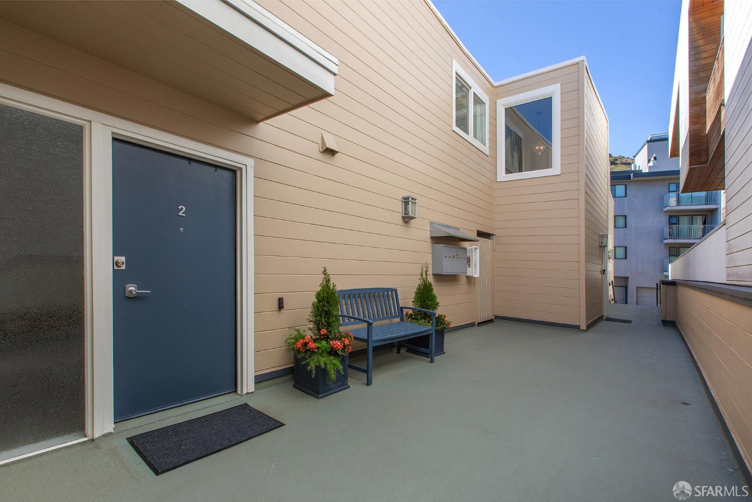833 Corbett Avenue San Francisco, CA 94131 - Photo 15 of 22 a backyard of a house with table and chairs