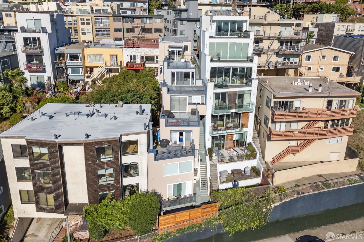 833 Corbett Avenue San Francisco, CA 94131 - Photo 10 of 22 a view of a city that has tall buildings