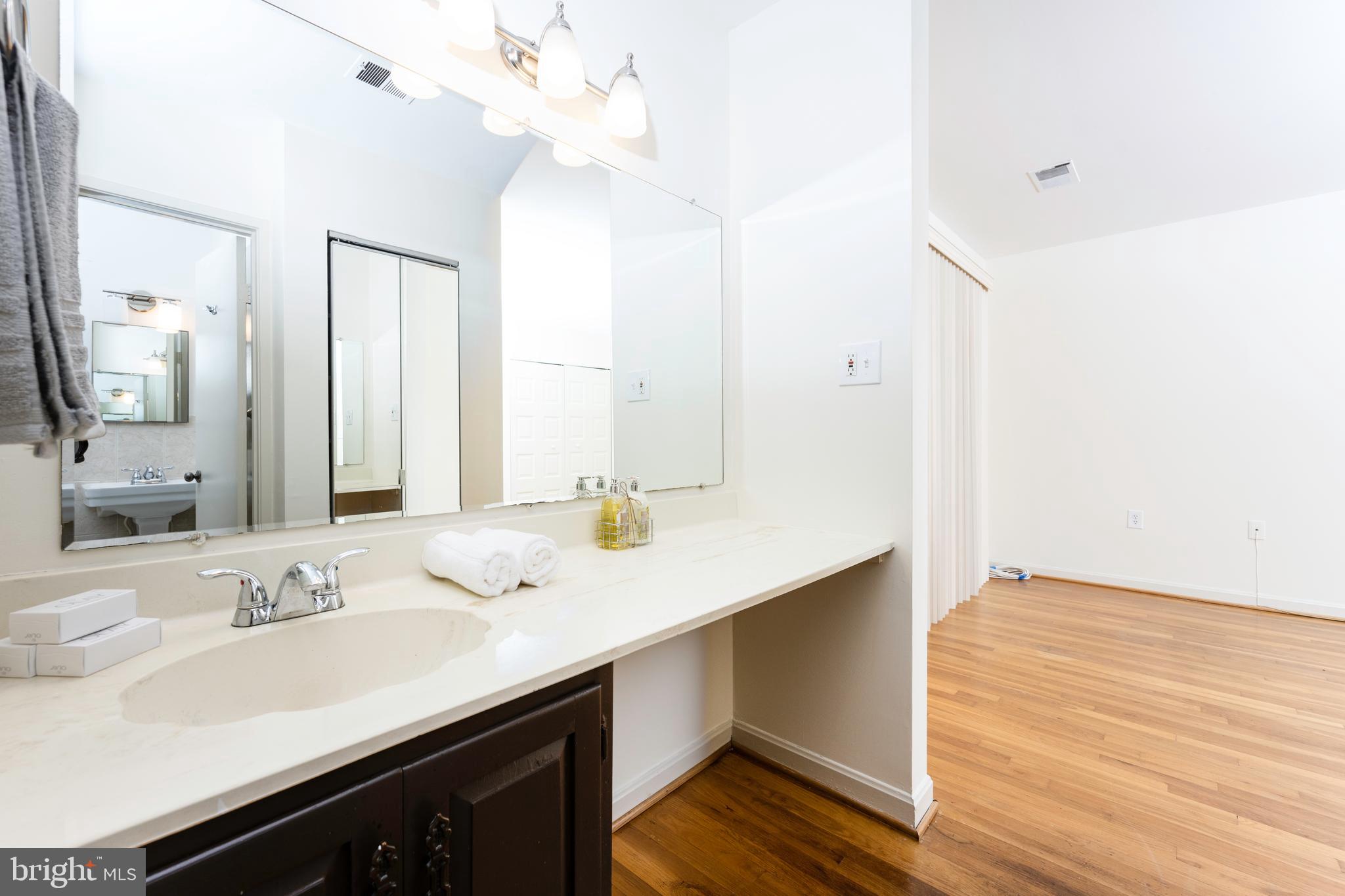 7980 Inverness Ridge Road Potomac, MD 20854 - Photo 13 of 36 Large master suite, powder room, walk-in closet