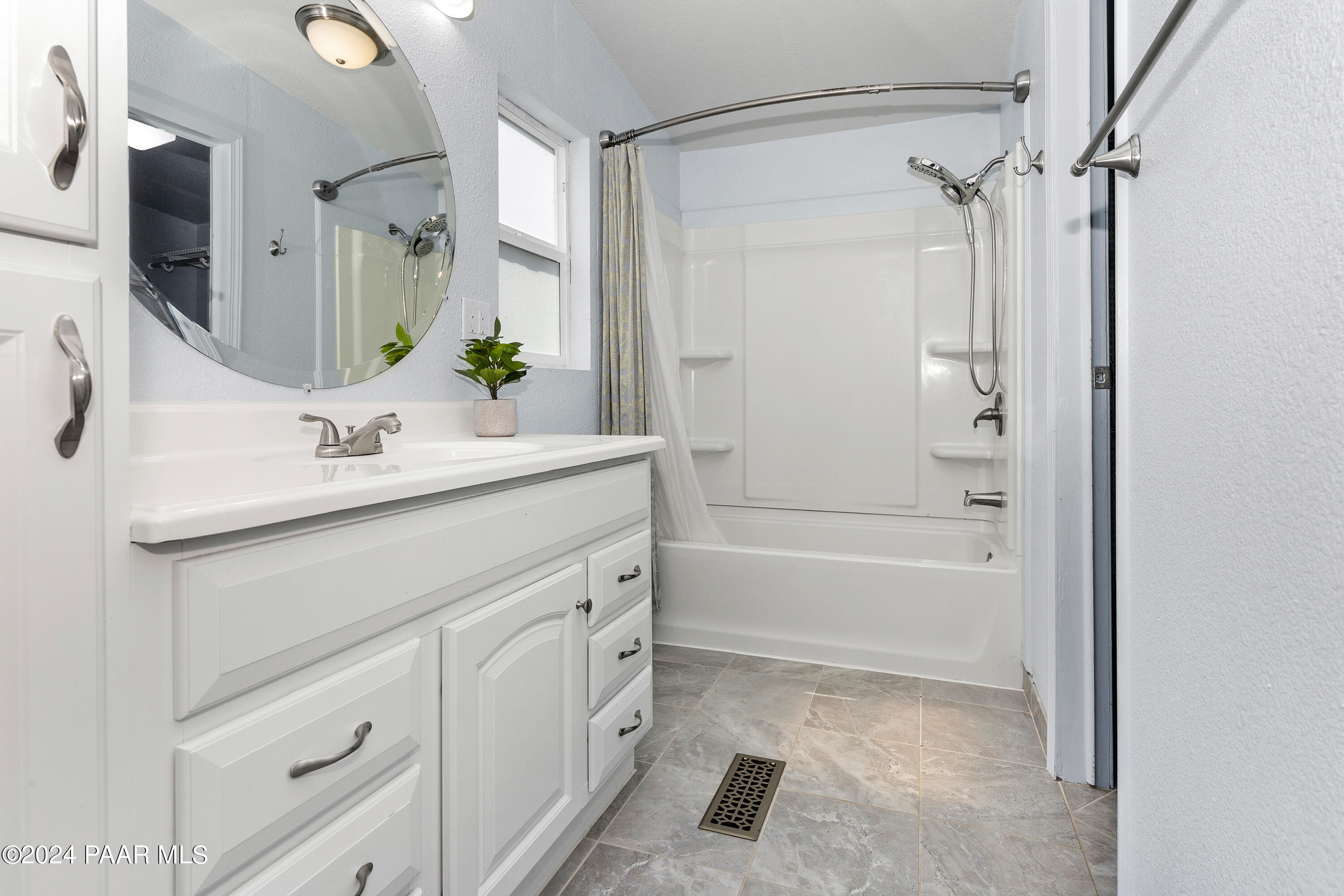 3173 Shiloh Road Prescott, AZ 86301 - Photo 11 of 20 Primary Bathroom