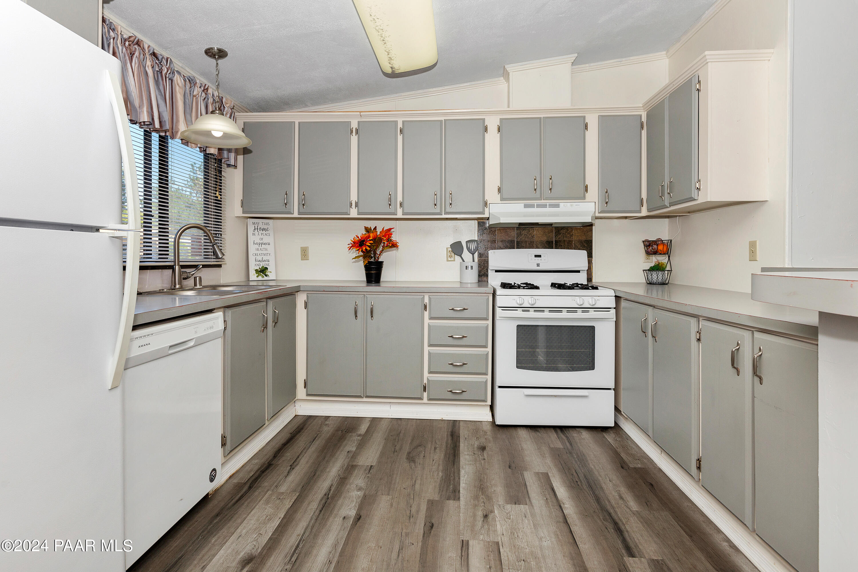 3173 Shiloh Road Prescott, AZ 86301 - Photo 10 of 20 Kitchen