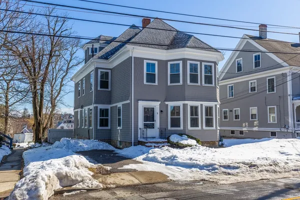 $3,200 | 5 Lothrop Street, Unit 3, Plymouth, MA 02360