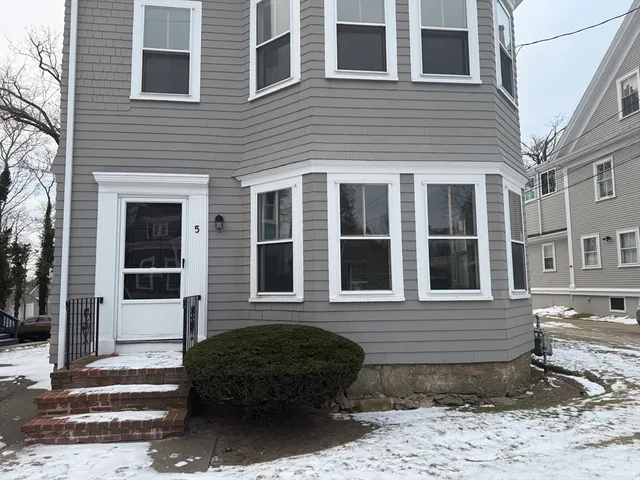 $3,400 | 5 Lothrop Street, Plymouth, MA 02360