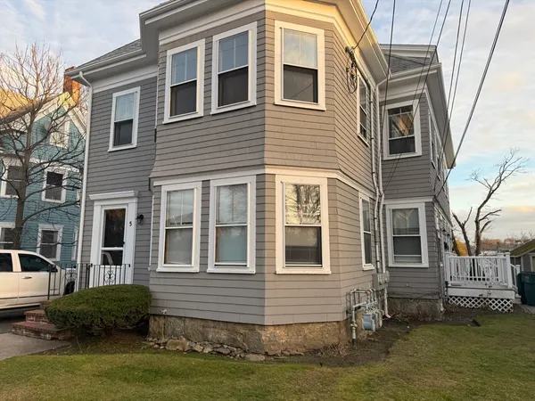 $3,200 | 5 Lothrop Street, Unit 3, Plymouth, MA 02360