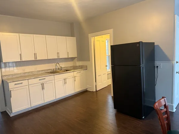 $3,200 | 5 Lothrop Street, Unit 3, Plymouth, MA 02360