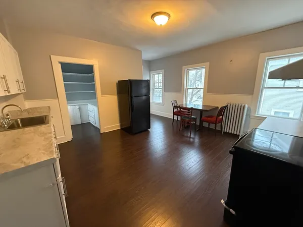 $3,200 | 5 Lothrop Street, Unit 3, Plymouth, MA 02360