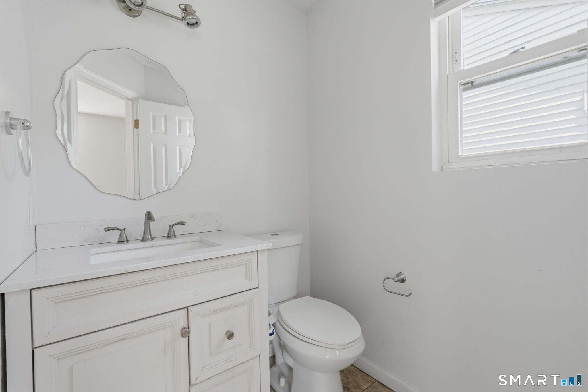 75 Burlington Road Farmington, CT 06085 - Photo 13 of 36