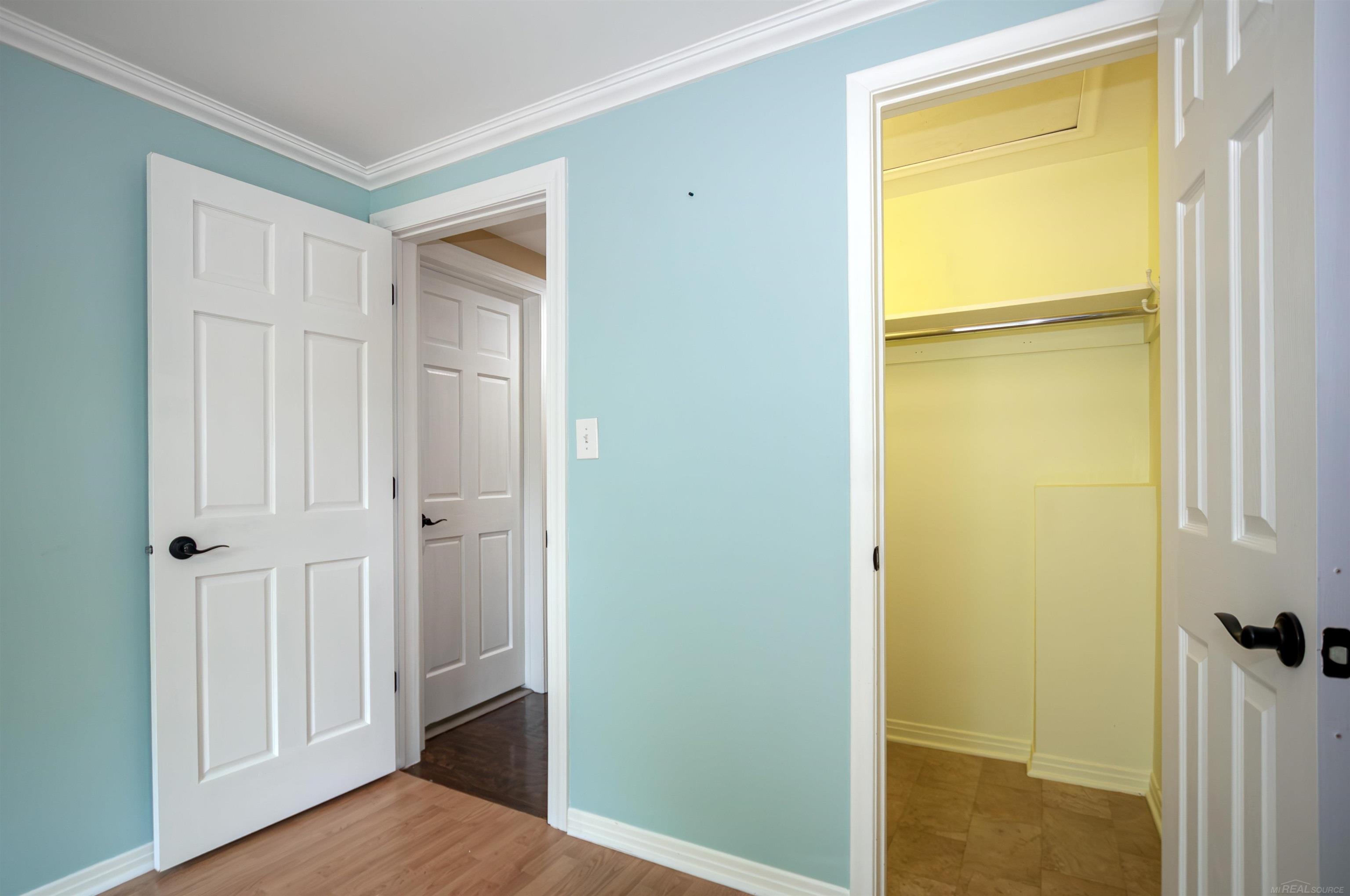 1772 Prestwick Road Grosse Pointe Woods, MI 48236 - Photo 37 of 58