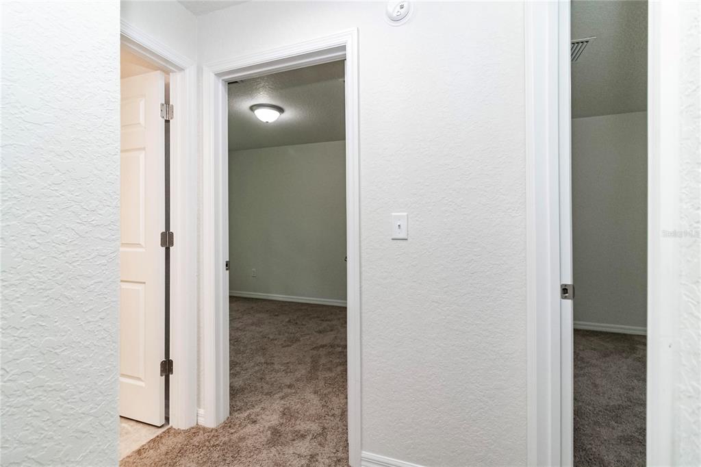 61 Larch Run Ocala, FL 34480 - Photo 20 of 26 a view of a bathroom with shower