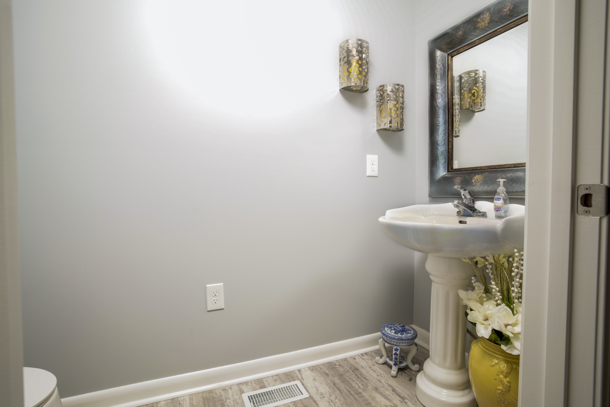 108 Eagle Drive Waynesboro, TN 38485 - Photo 10 of 29 a bathroom with a sink and toilet