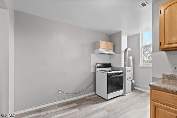 $1,700 | 23 Monroe Street, Unit 4, Passaic, NJ 07055