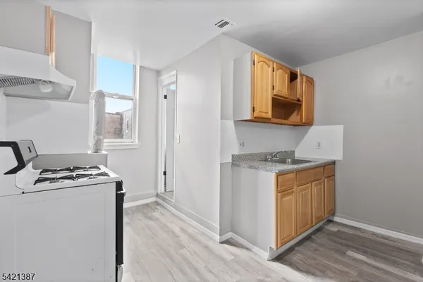 $1,700 | 23 Monroe Street, Unit 4, Passaic, NJ 07055