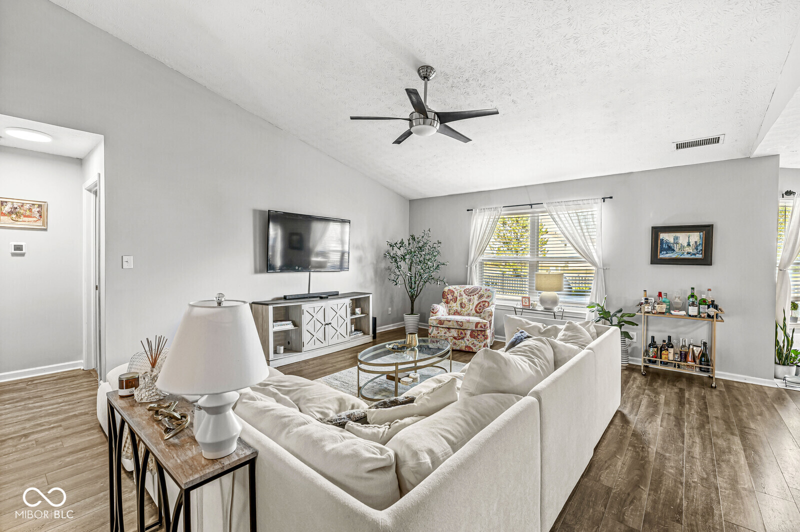 1268 Summer Ridge Lane Brownsburg, IN 46112 - Photo 5 of 31