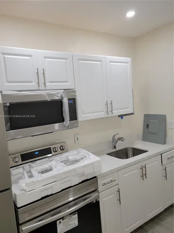 $1,800 | 150 Northeast 82nd Terrace, Unit 2, Miami, FL 33138