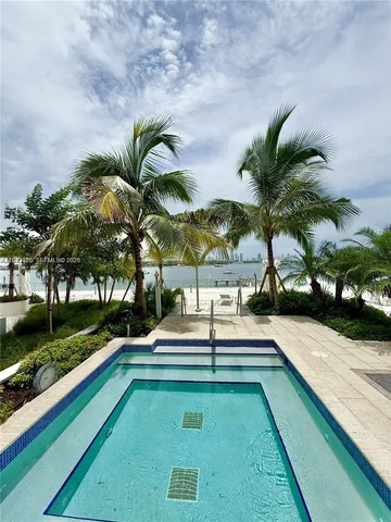 $339,000 | 1000 West Avenue, Unit 520, Miami Beach, FL 33139