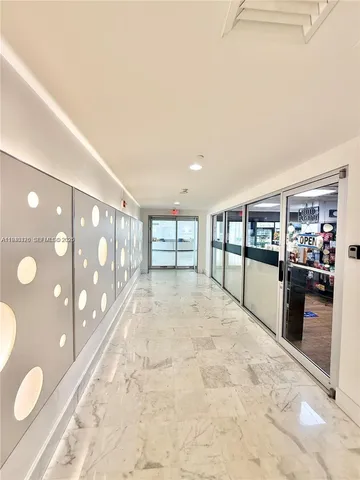 $339,000 | 1000 West Avenue, Unit 520, Miami Beach, FL 33139