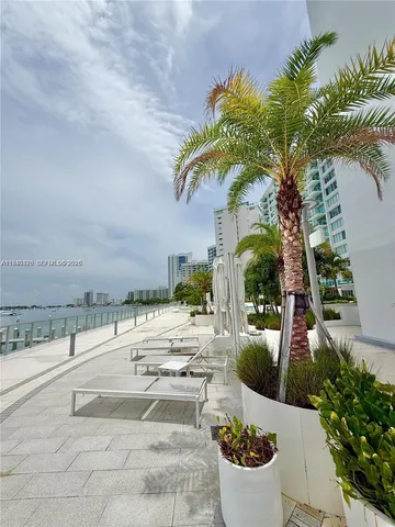 $339,000 | 1000 West Avenue, Unit 520, Miami Beach, FL 33139