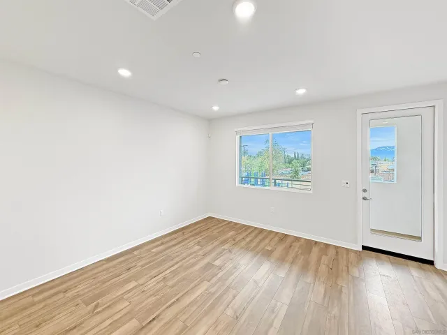 $3,095 | 9512 Hannah Way, Riverside, CA 92504