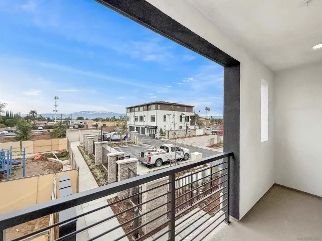 $3,095 | 9512 Hannah Way, Riverside, CA 92504