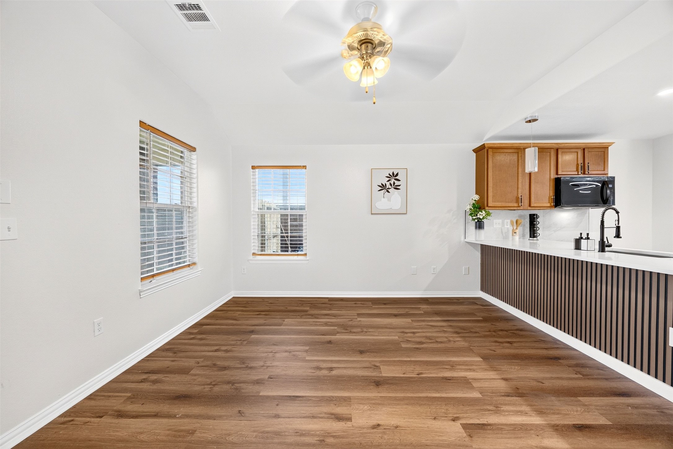 1302 Shearn Street Houston, TX 77007 - Photo 8 of 40