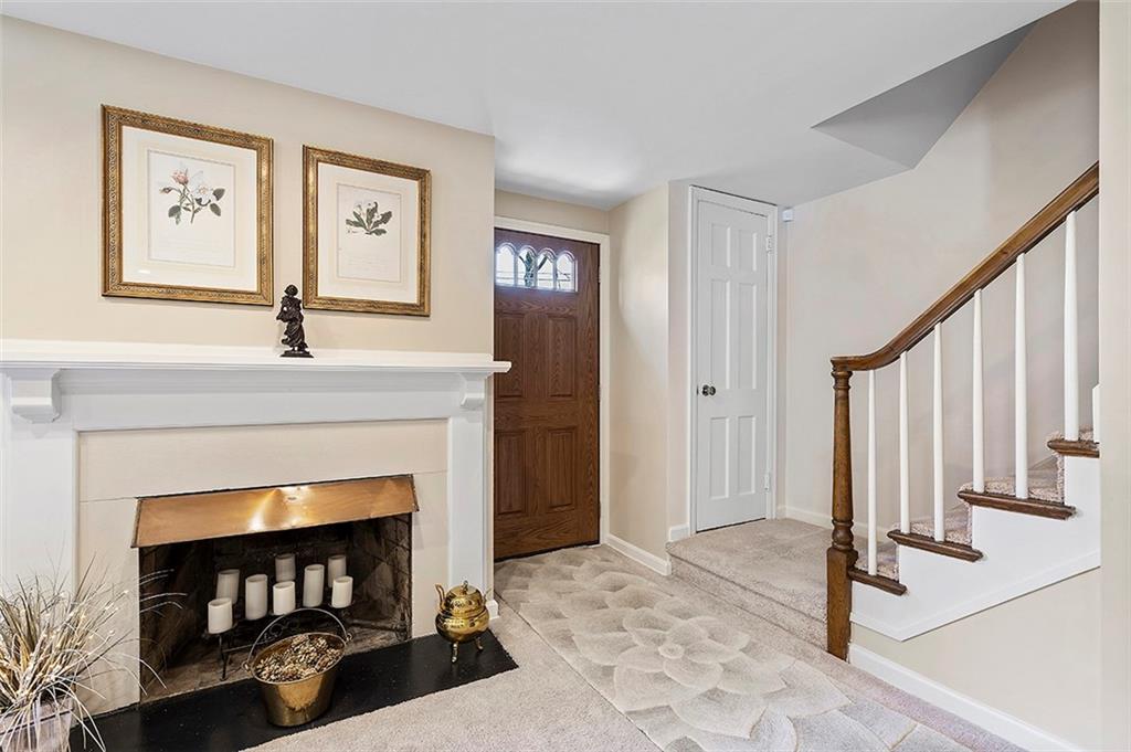 207 Siebert Road Pittsburgh, PA 15237 - Photo 3 of 25