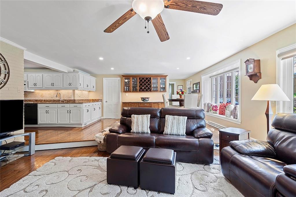 207 Siebert Road Pittsburgh, PA 15237 - Photo 9 of 25