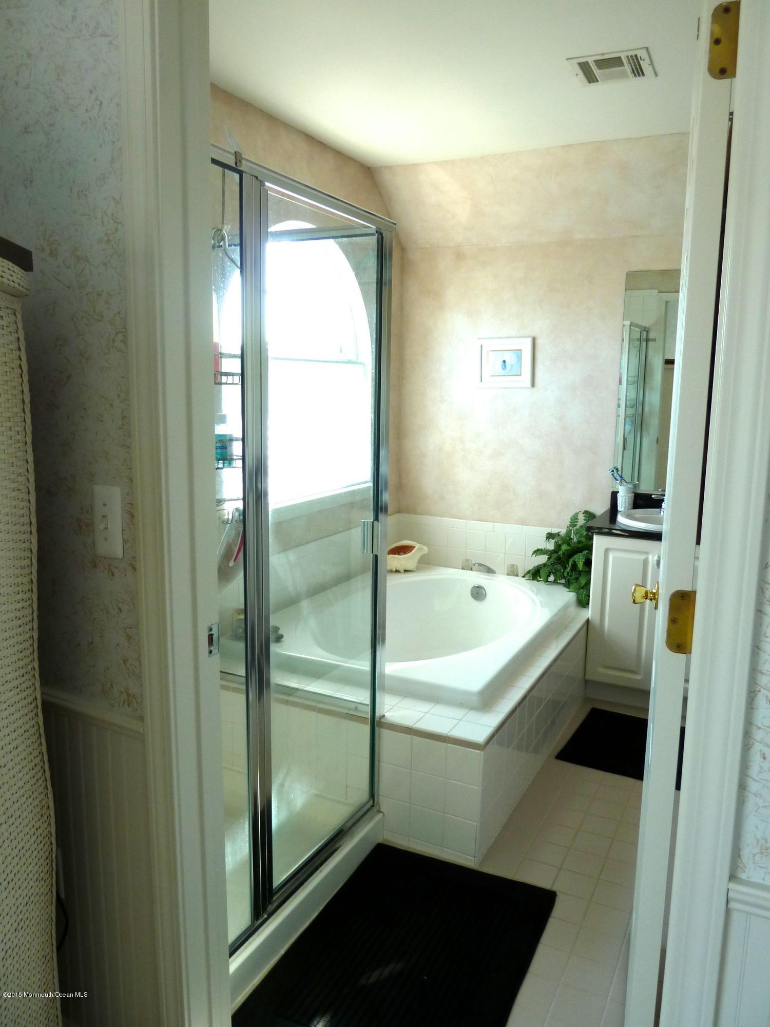 43 Mandalay Road Brick, NJ 08723 - Photo 16 of 37 Master Bath