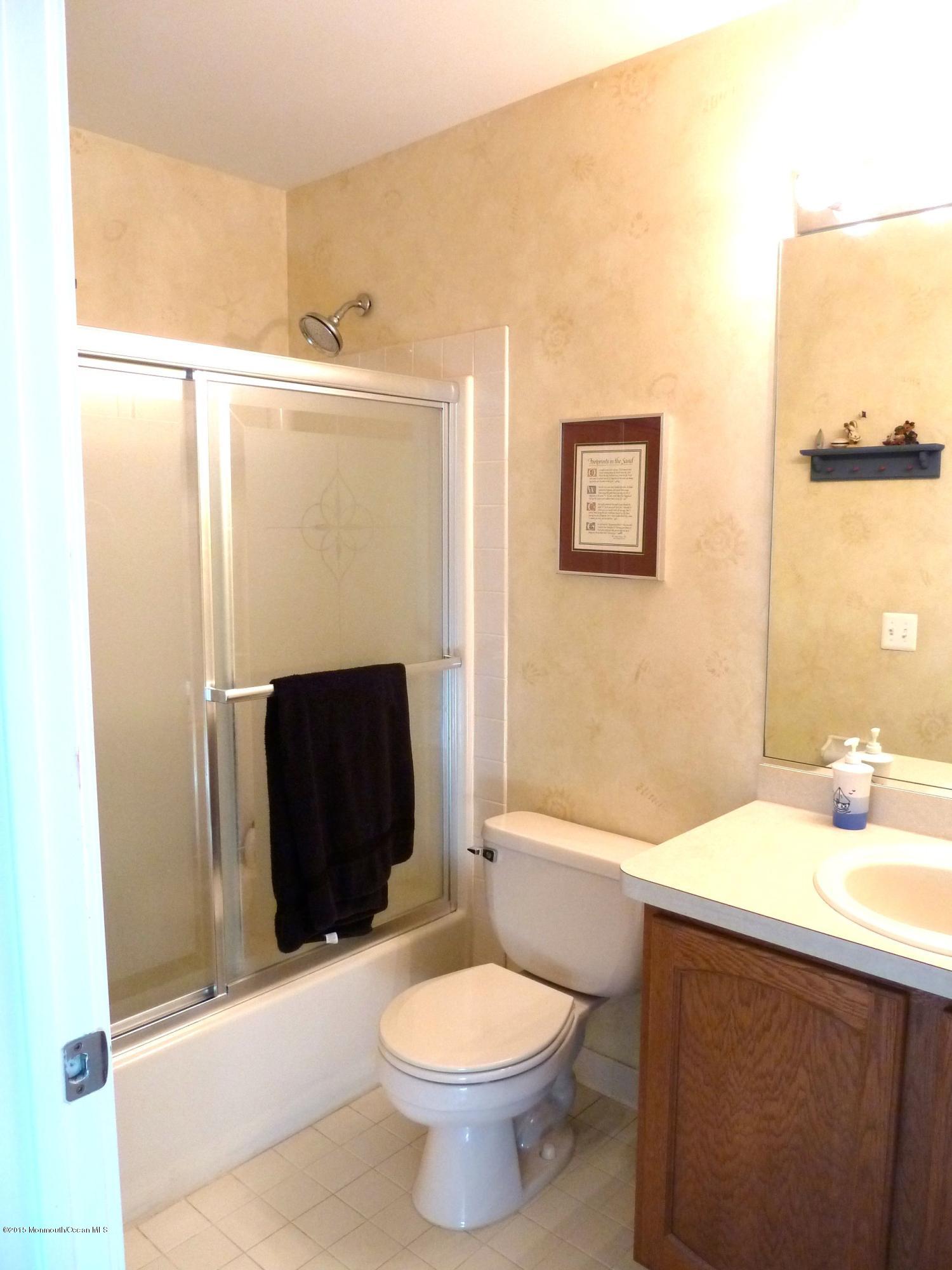 43 Mandalay Road Brick, NJ 08723 - Photo 22 of 37 Bath room