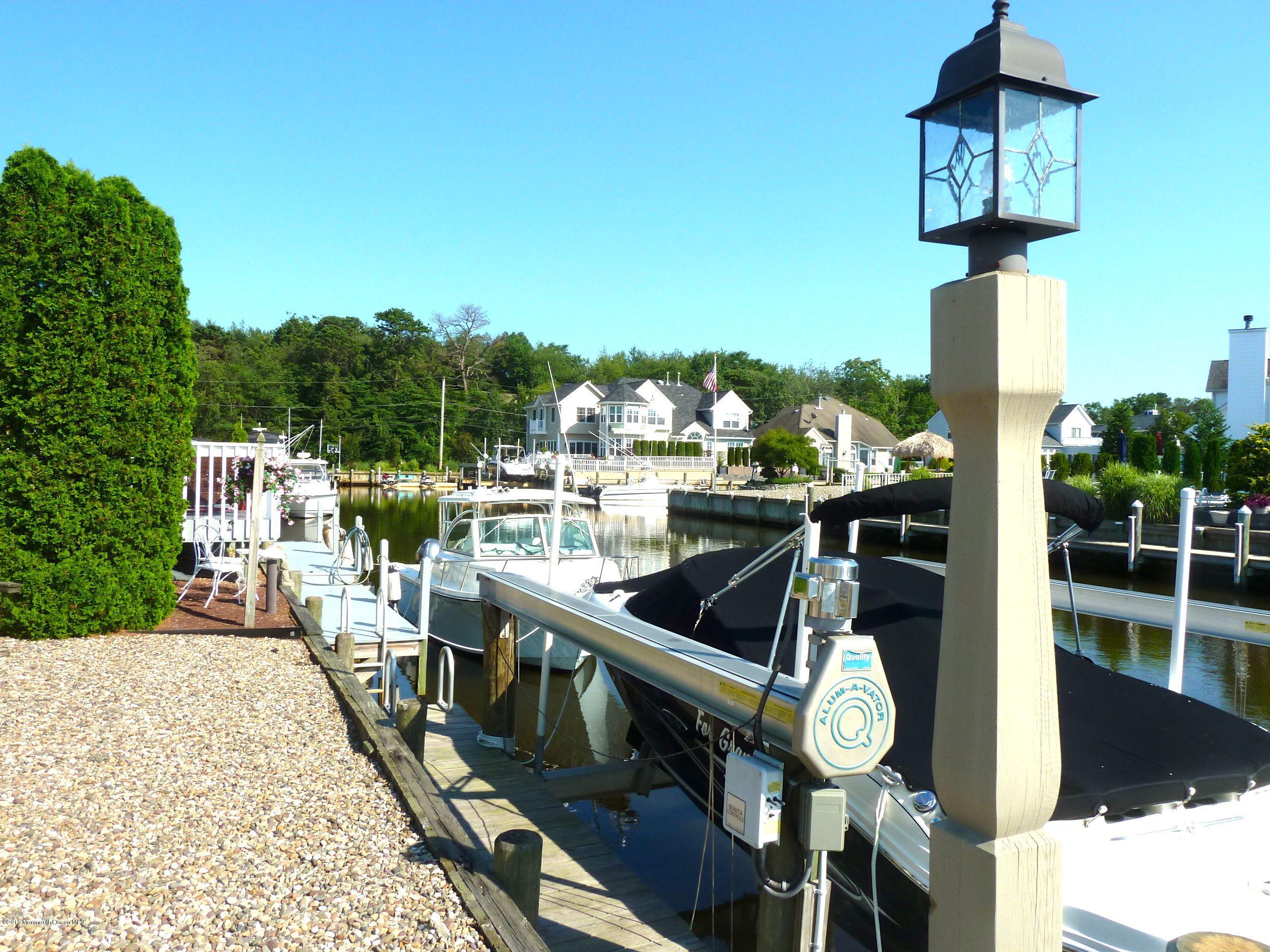 43 Mandalay Road Brick, NJ 08723 - Photo 24 of 37 Boat lift