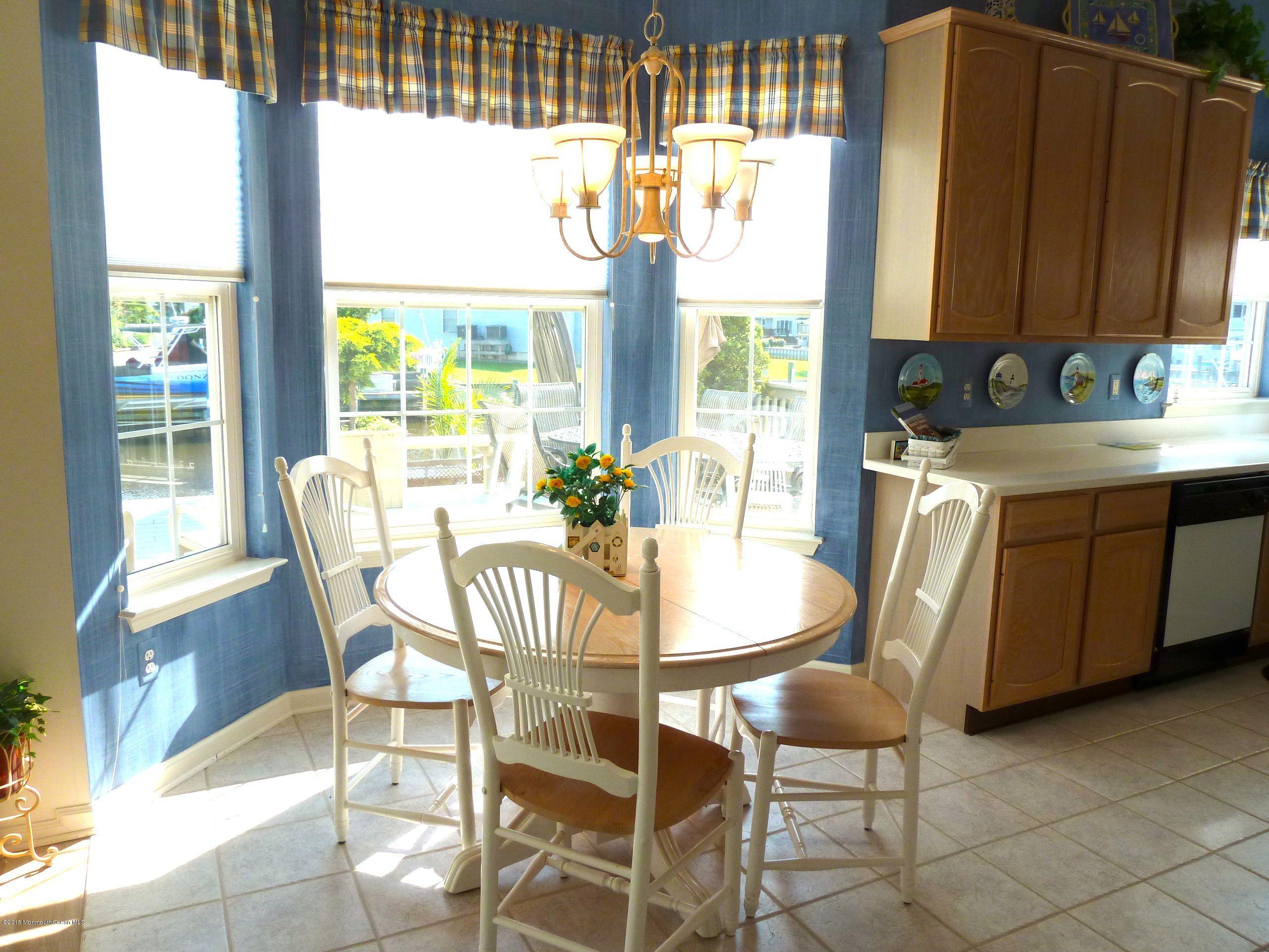 43 Mandalay Road Brick, NJ 08723 - Photo 7 of 37 Eat-in Kitchen