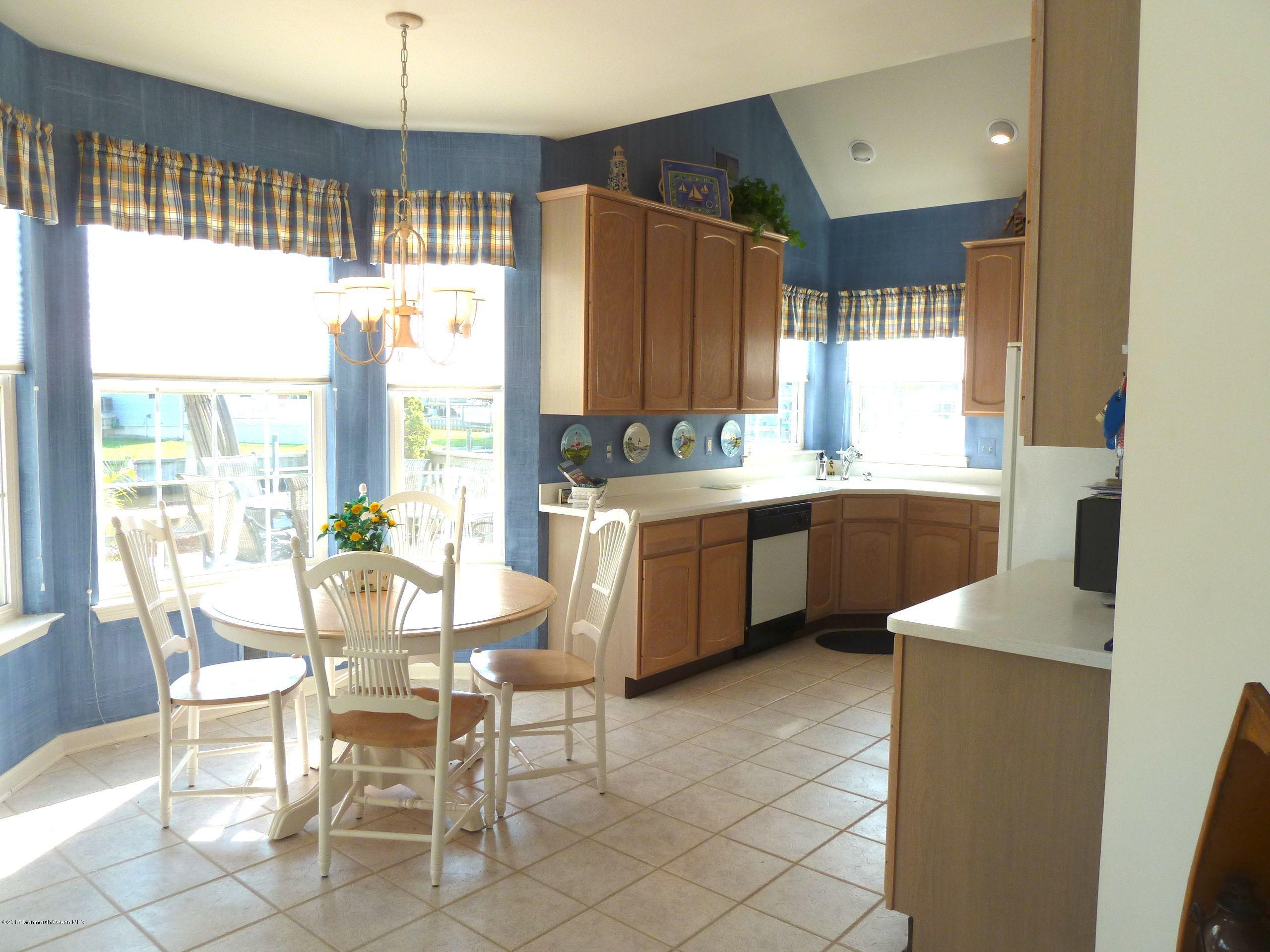 43 Mandalay Road Brick, NJ 08723 - Photo 9 of 37 Eat in Kitchen