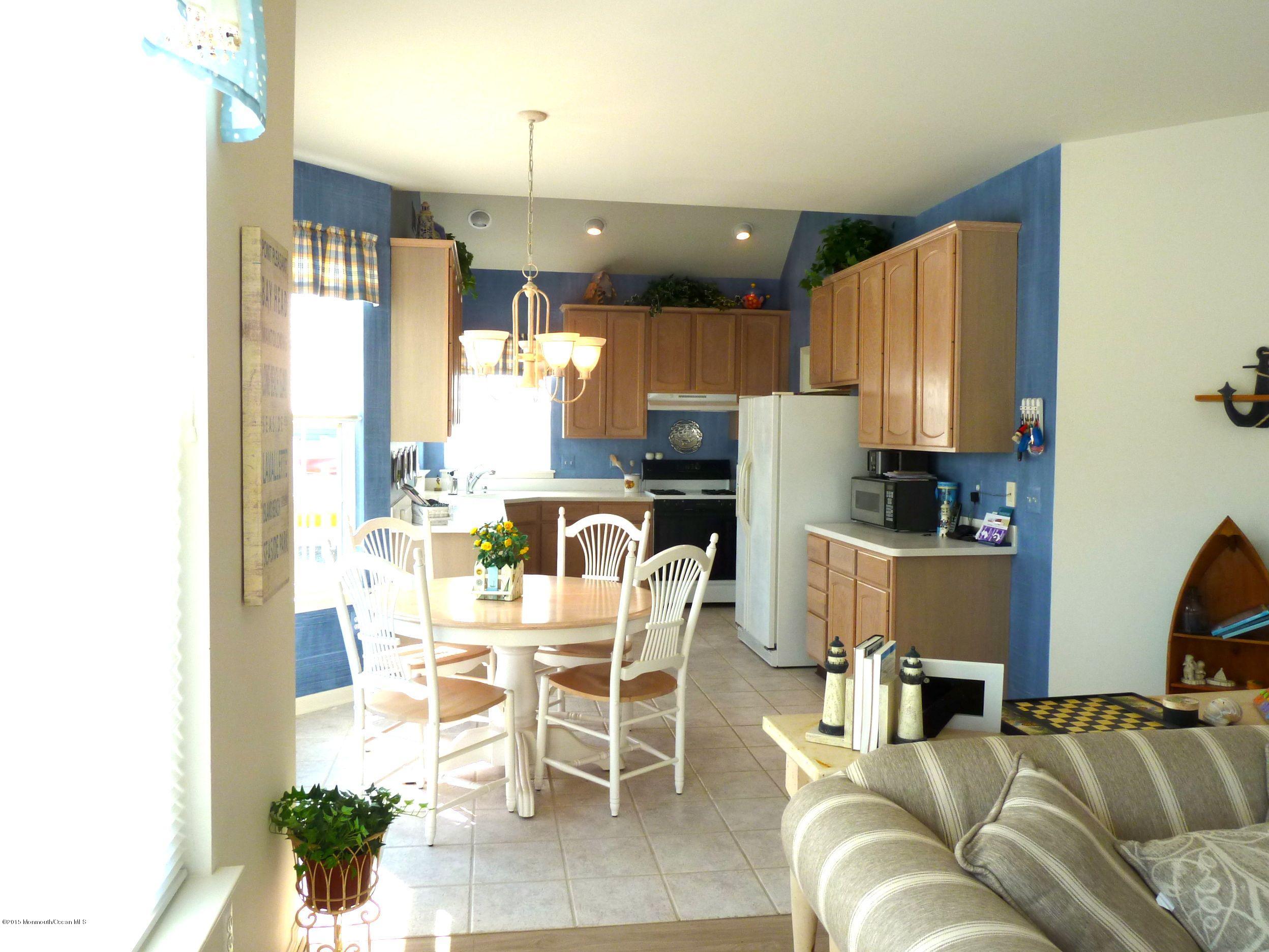 43 Mandalay Road Brick, NJ 08723 - Photo 10 of 37 Kitchen