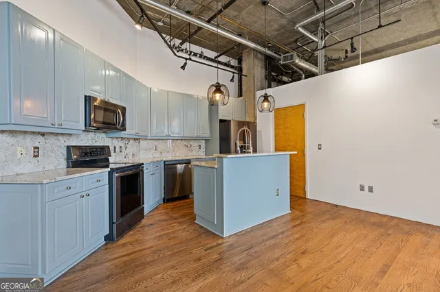 $299,000 | 3235 Roswell Road Northeast, Unit 818, Atlanta, GA 30305