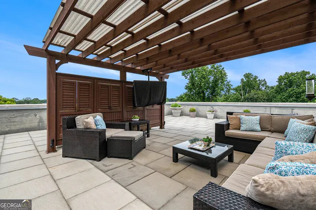 $299,000 | 3235 Roswell Road Northeast, Unit 818, Atlanta, GA 30305