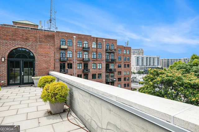 $299,000 | 3235 Roswell Road Northeast, Unit 818, Atlanta, GA 30305