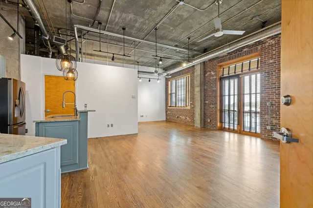 $299,000 | 3235 Roswell Road Northeast, Unit 818, Atlanta, GA 30305