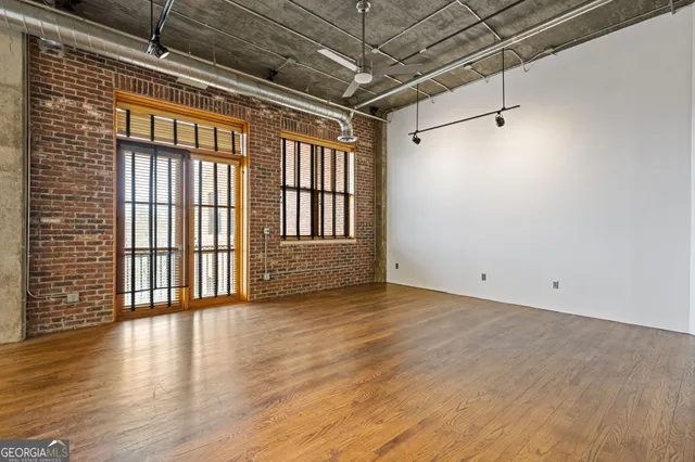 $299,000 | 3235 Roswell Road Northeast, Unit 818, Atlanta, GA 30305