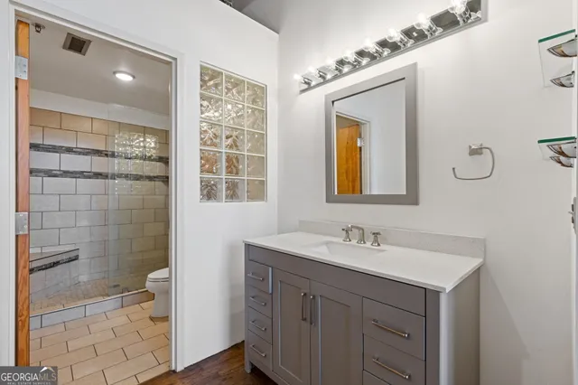 $299,000 | 3235 Roswell Road Northeast, Unit 818, Atlanta, GA 30305