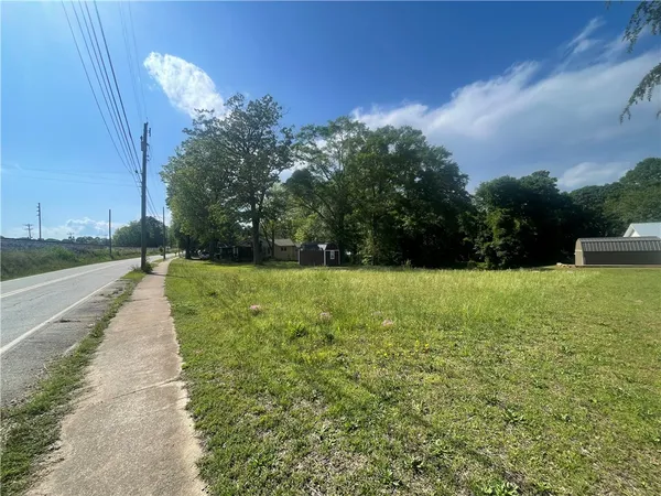 $25,000 | 519 East North Avenue, Westminster, SC 29693