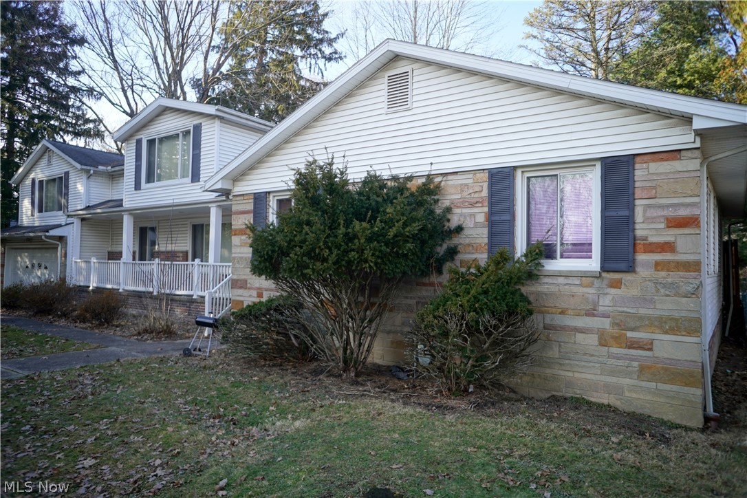 5285 Ridgebury Boulevard Cleveland, OH 44124 - Photo 4 of 28