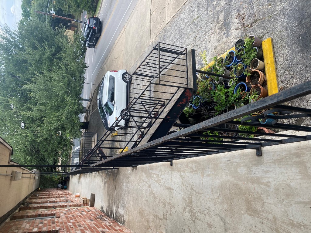 1601 Enfield Road, Unit 5 Austin, TX 78703 - Photo 16 of 20