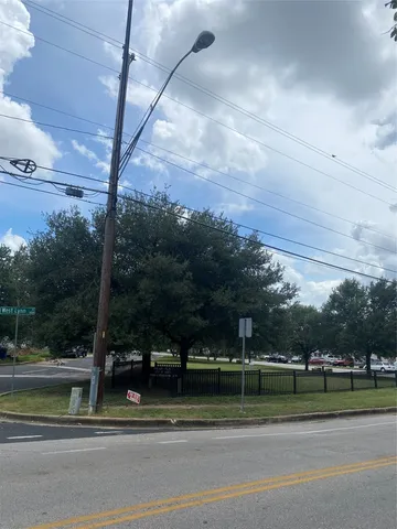 $1,200 | 1601 Enfield Road, Unit 5, Austin, TX 78703