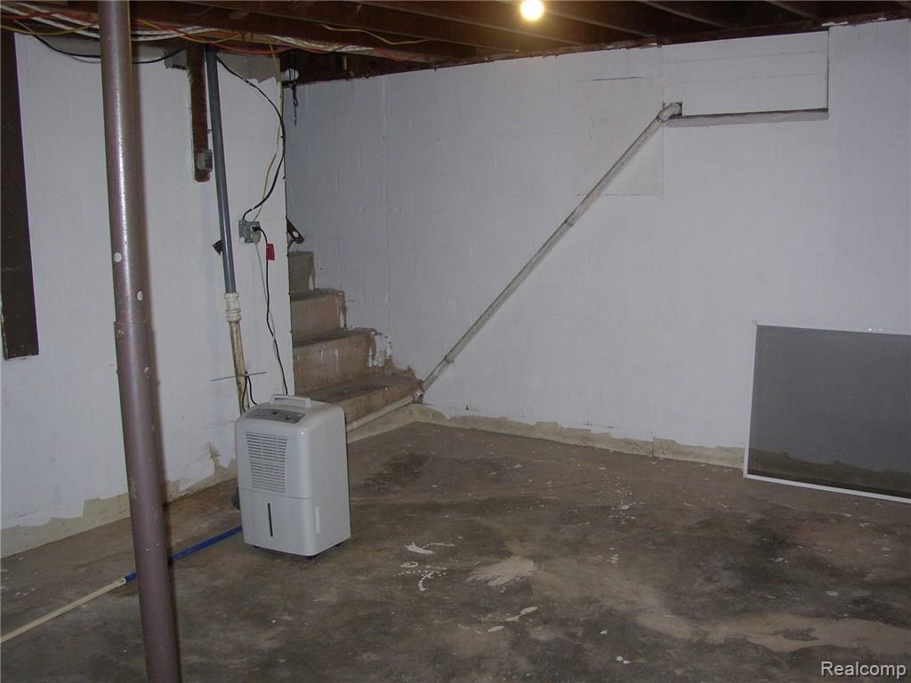 5297 Hammond Road Lapeer, MI 48446 - Photo 30 of 43 P7030037.JPG