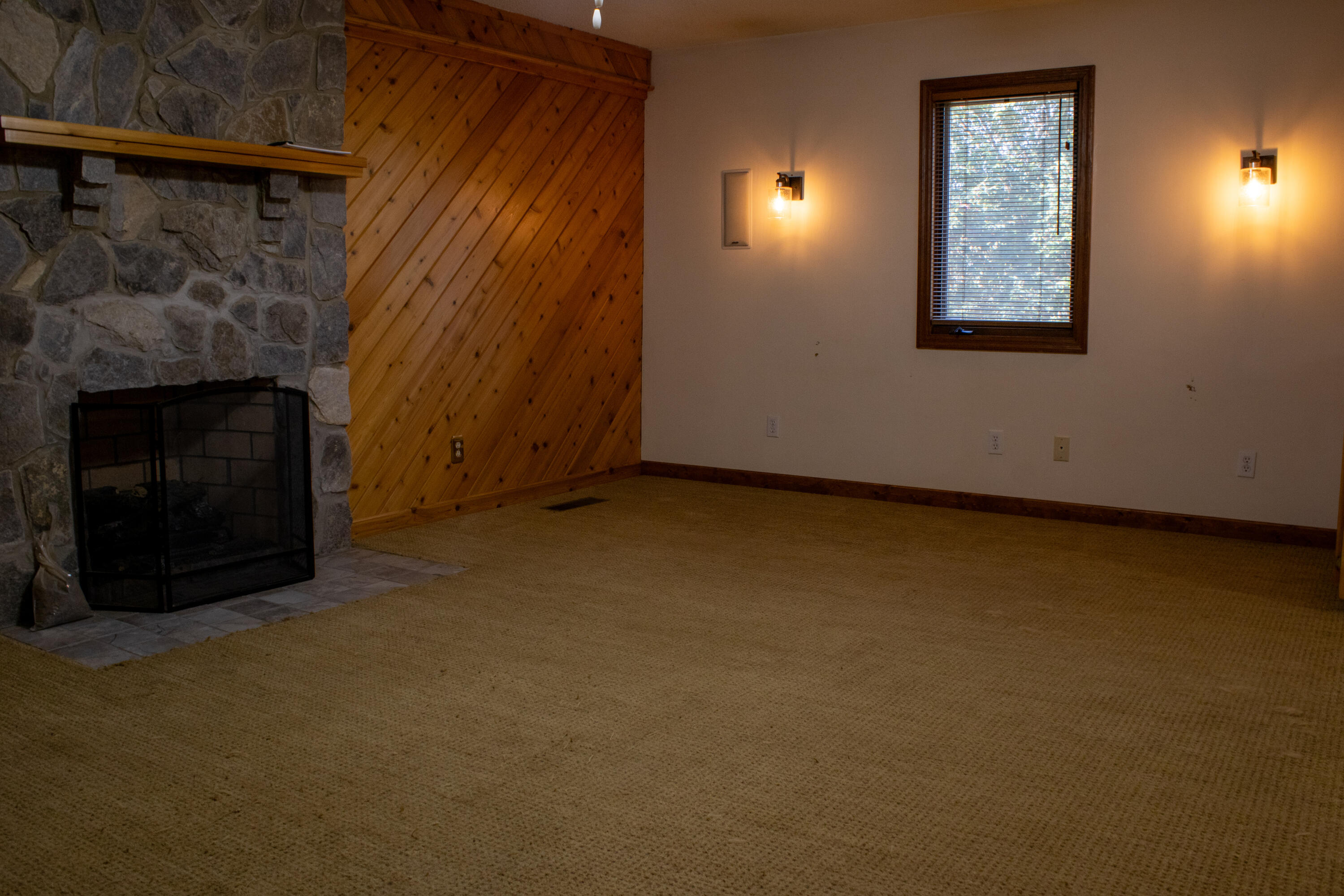 923 South Burnt Mill Road LaFayette, GA 30728 - Photo 8 of 41 Livingroom