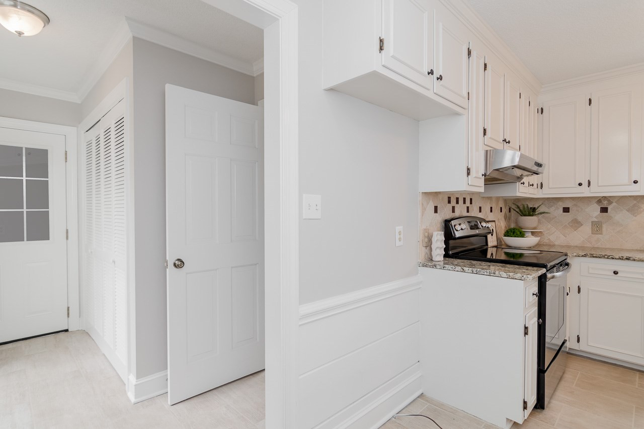 2824 Mattlyn Court Raleigh, NC 27613 - Photo 13 of 28 Kitchen