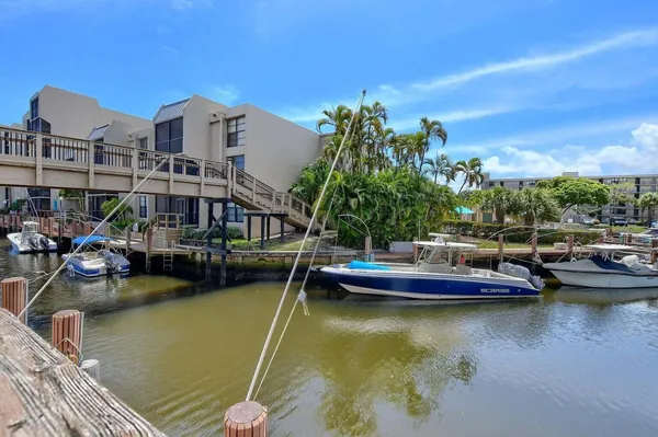 $5,500 | 3 Royal Palm Way, Unit 102, Boca Raton, FL 33432
