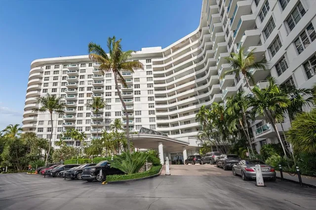 $599,000 | 5151 Collins Avenue, Unit 520, Miami Beach, FL 33140